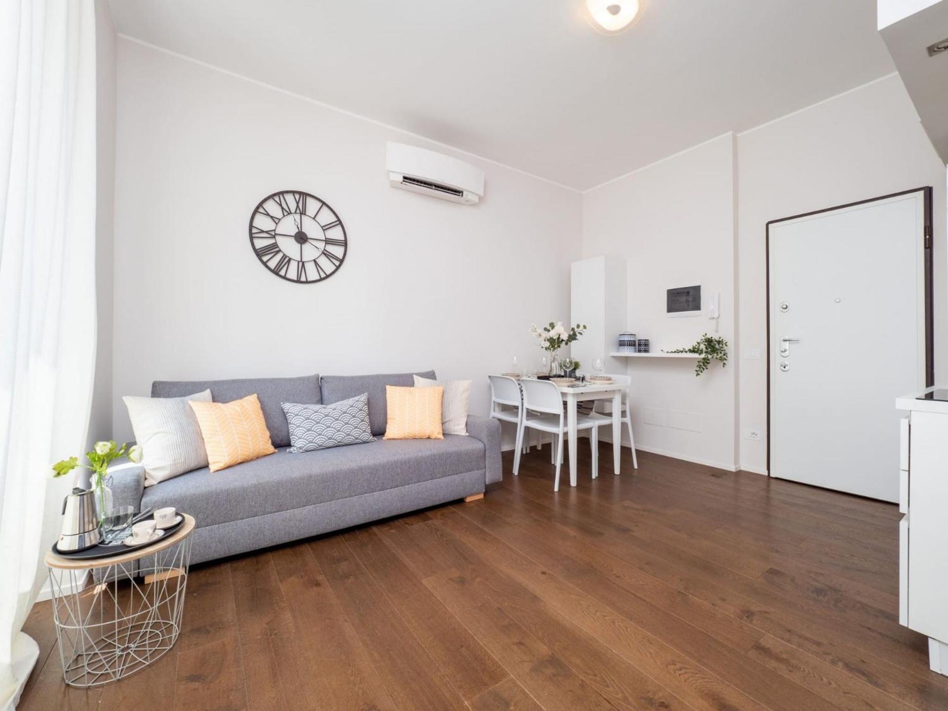 The Rent - Cozy Close To Navigli Milan